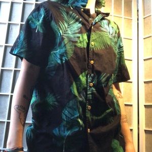 Palm Print button up